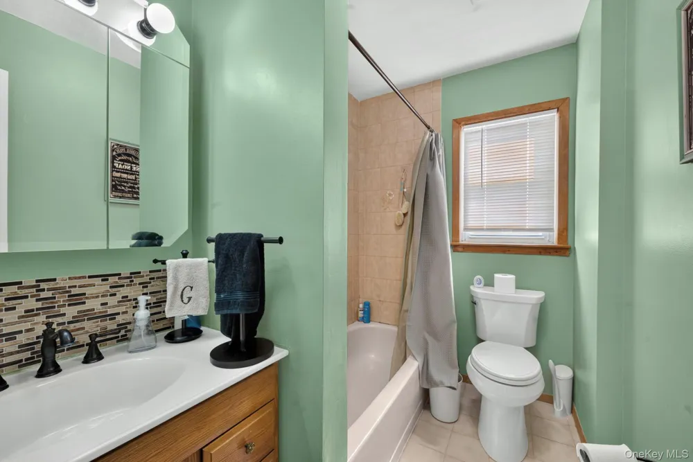 40 Elm Avenue Farmingdale, NY 11735