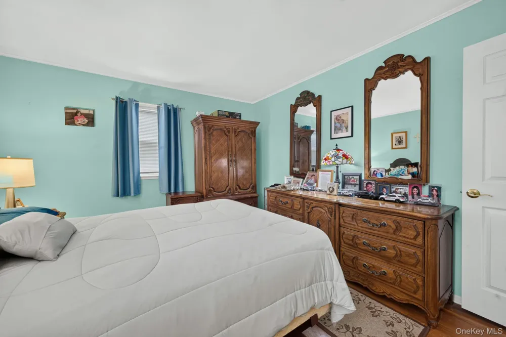 40 Elm Avenue Farmingdale, NY 11735