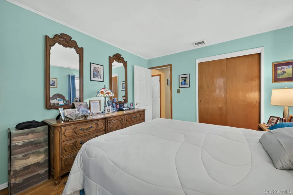 40 Elm Avenue Farmingdale, NY 11735