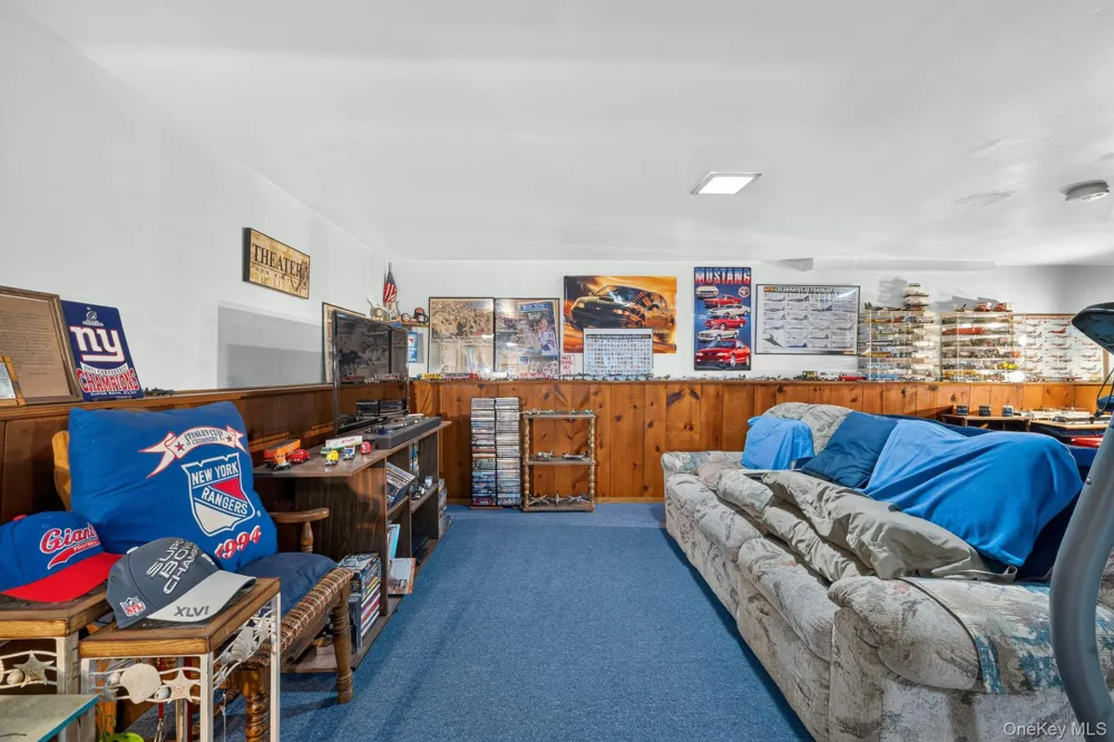 40 Elm Avenue Farmingdale, NY 11735