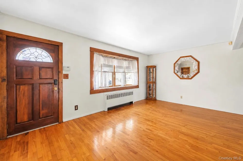 1425 Pine Drive Bay Shore, NY 11706