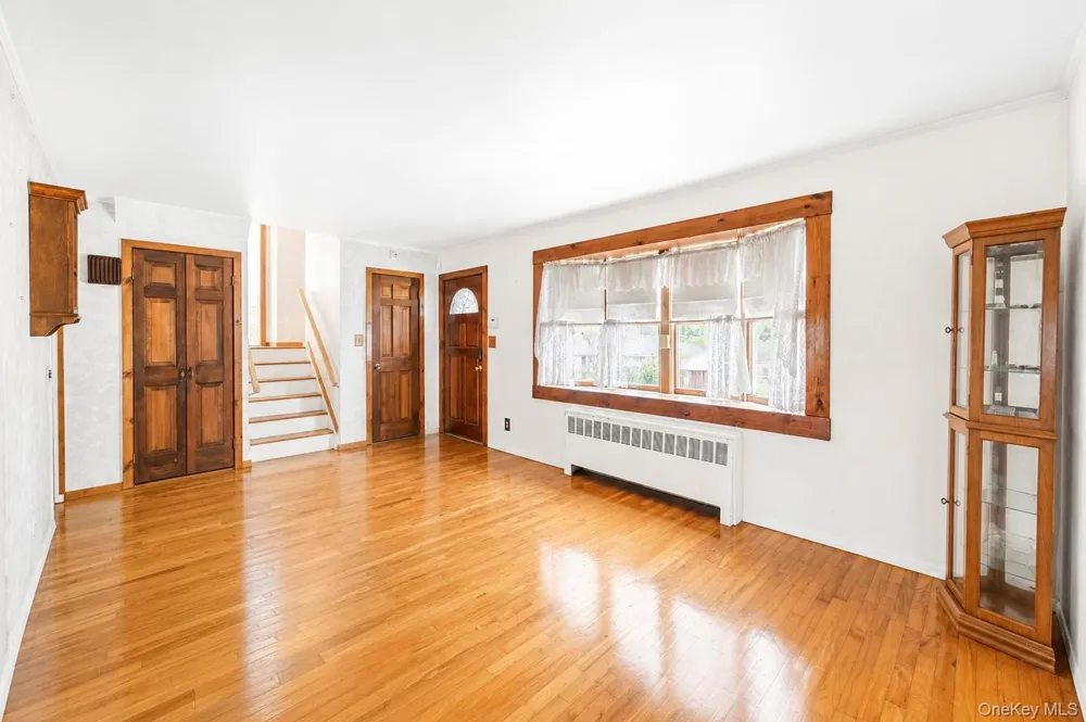 1425 Pine Drive Bay Shore, NY 11706