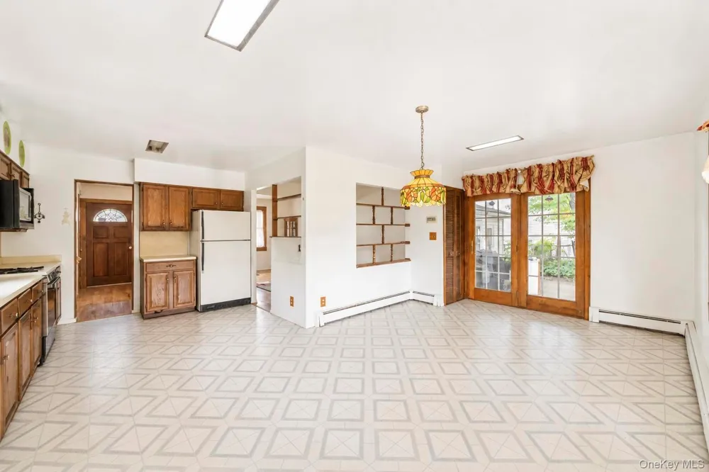1425 Pine Drive Bay Shore, NY 11706