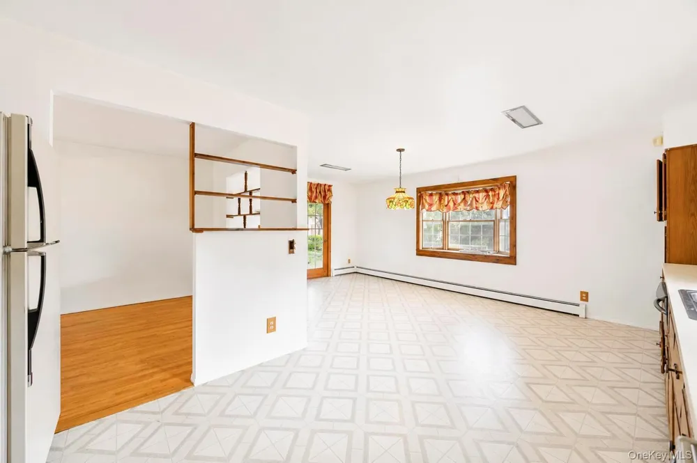 1425 Pine Drive Bay Shore, NY 11706