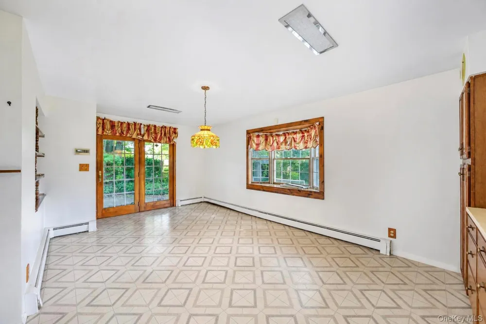 1425 Pine Drive Bay Shore, NY 11706