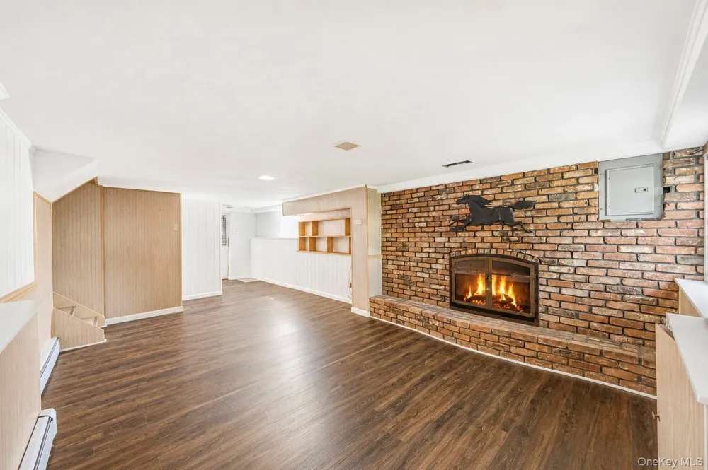 1425 Pine Drive Bay Shore, NY 11706