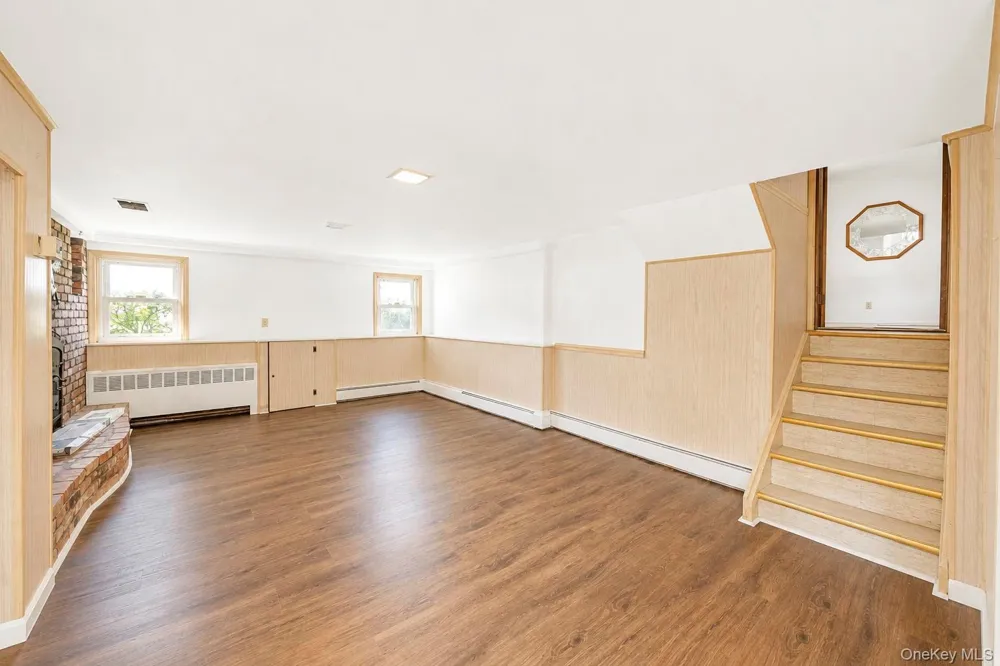 1425 Pine Drive Bay Shore, NY 11706