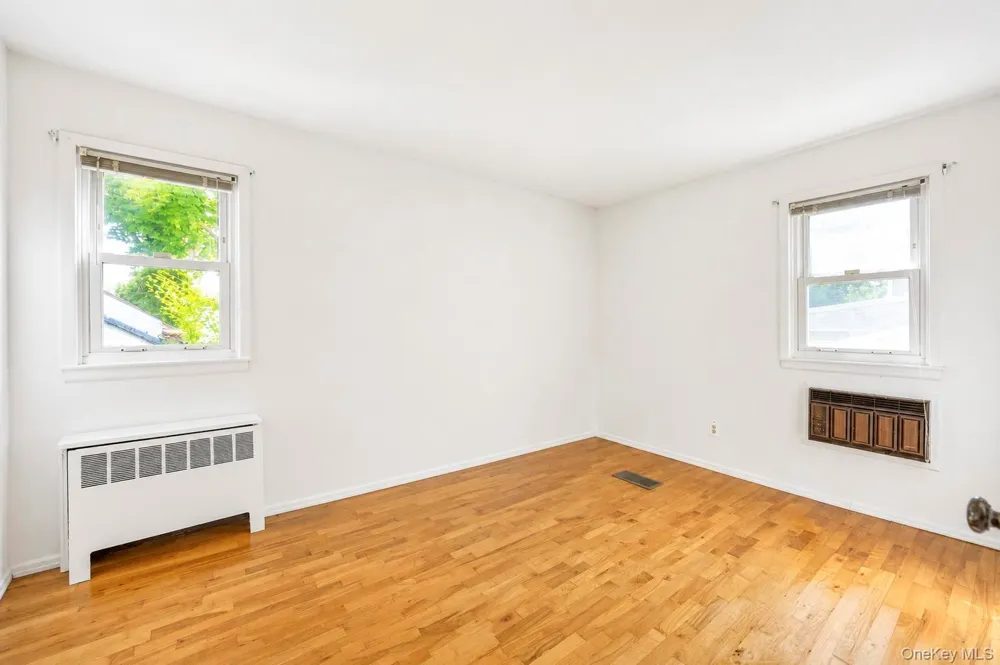 1425 Pine Drive Bay Shore, NY 11706