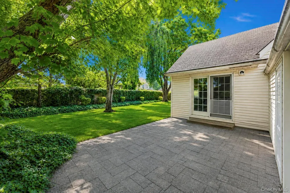 1425 Pine Drive Bay Shore, NY 11706