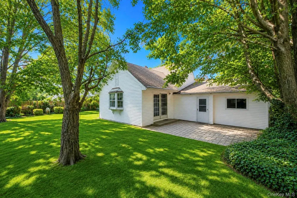 1425 Pine Drive Bay Shore, NY 11706