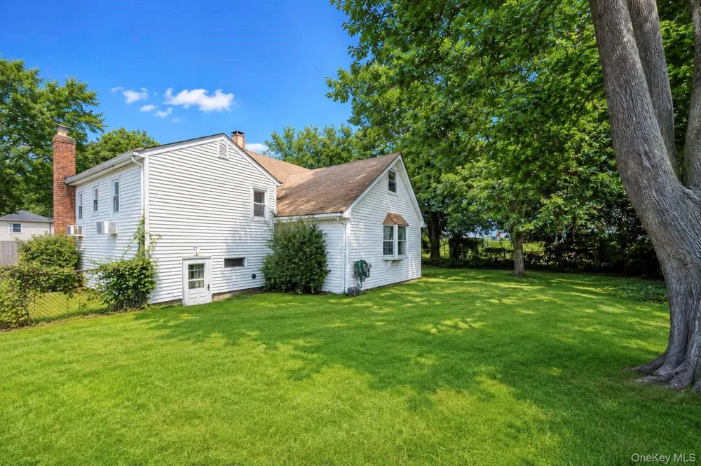 1425 Pine Drive Bay Shore, NY 11706