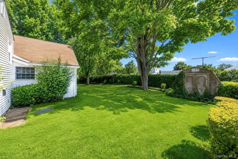 1425 Pine Drive Bay Shore, NY 11706