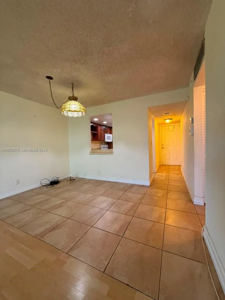 3261 Holiday Springs Blvd #401 Margate, FL 33063