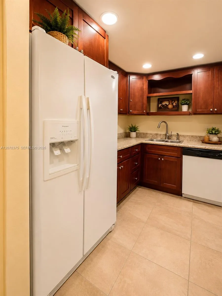 3261 Holiday Springs Blvd #401 Margate, FL 33063