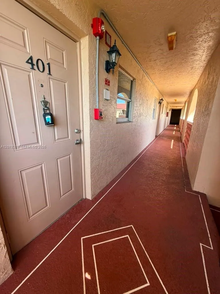 3261 Holiday Springs Blvd #401 Margate, FL 33063