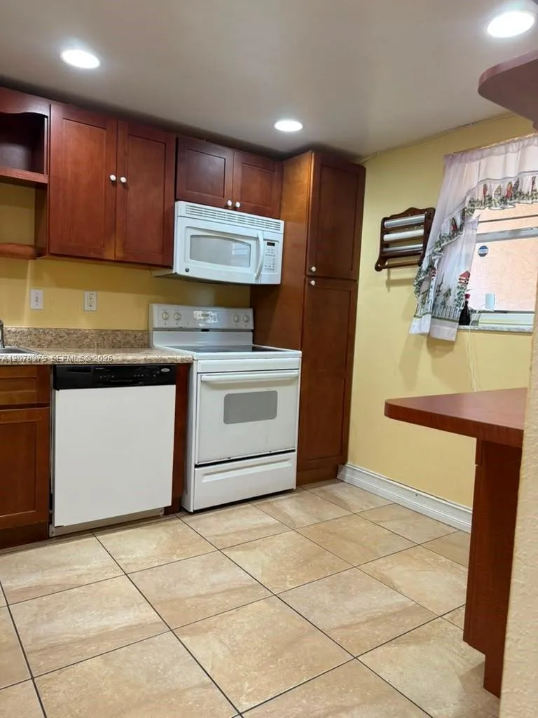 3261 Holiday Springs Blvd #401 Margate, FL 33063
