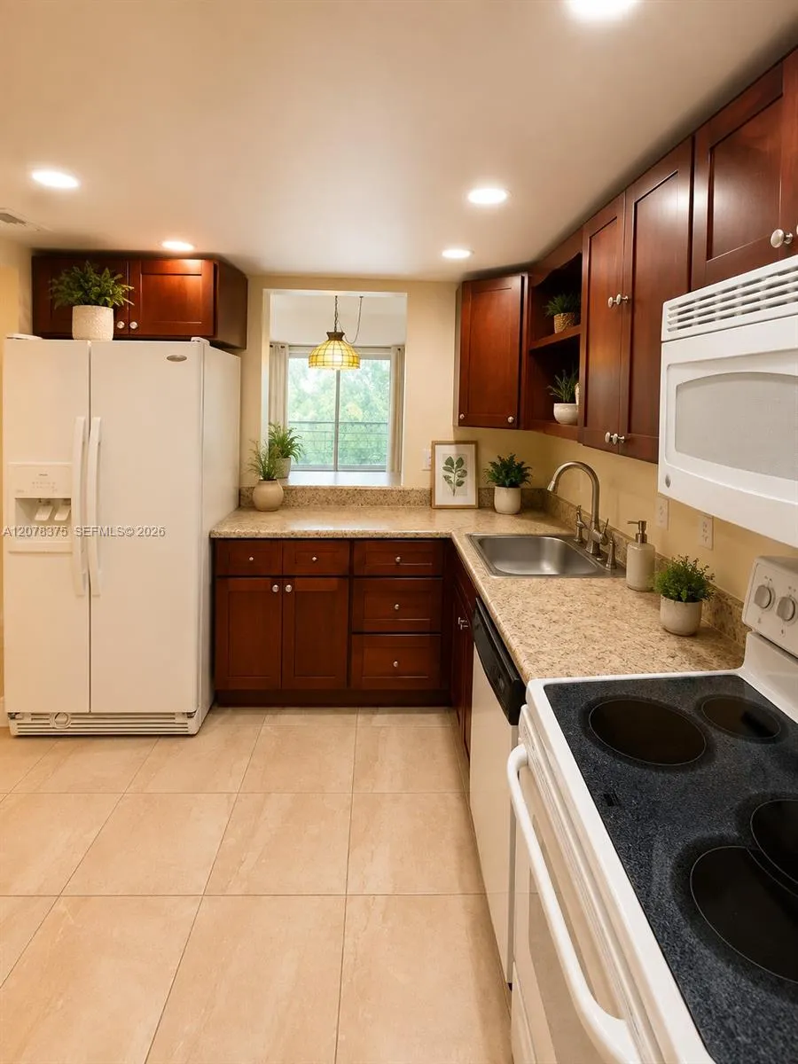 3261 Holiday Springs Blvd #401 Margate, FL 33063