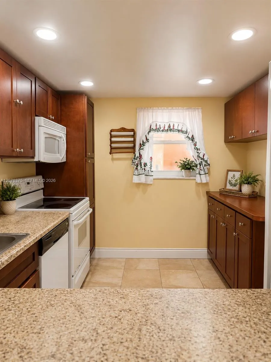 3261 Holiday Springs Blvd #401 Margate, FL 33063
