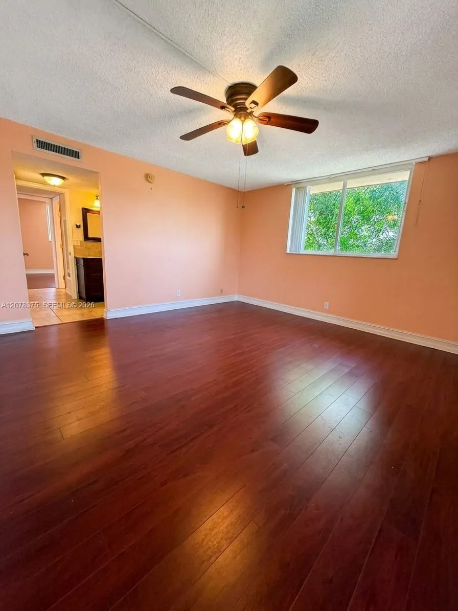 3261 Holiday Springs Blvd #401 Margate, FL 33063