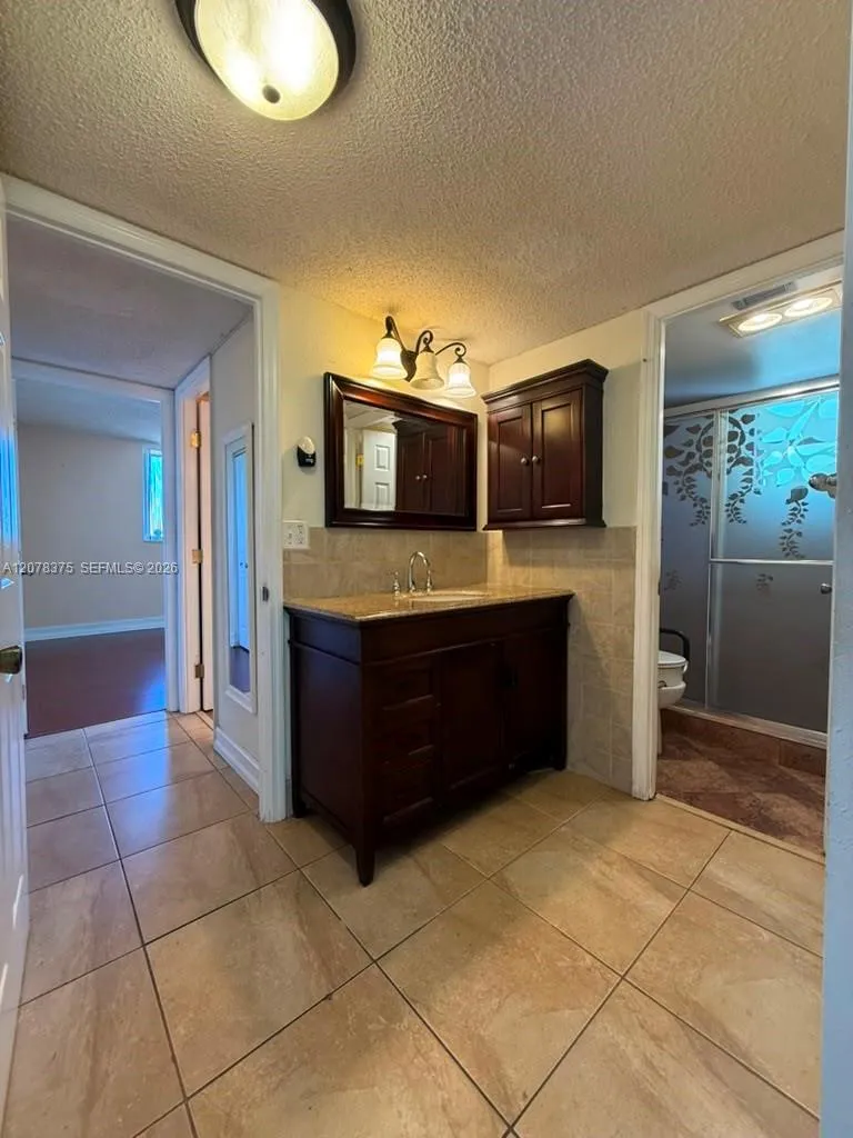 3261 Holiday Springs Blvd #401 Margate, FL 33063