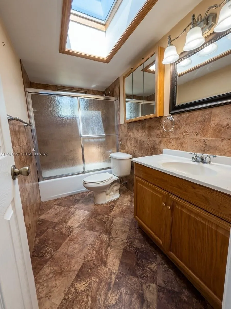 3261 Holiday Springs Blvd #401 Margate, FL 33063
