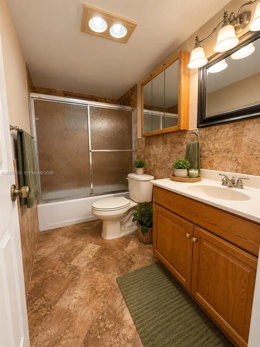3261 Holiday Springs Blvd #401 Margate, FL 33063