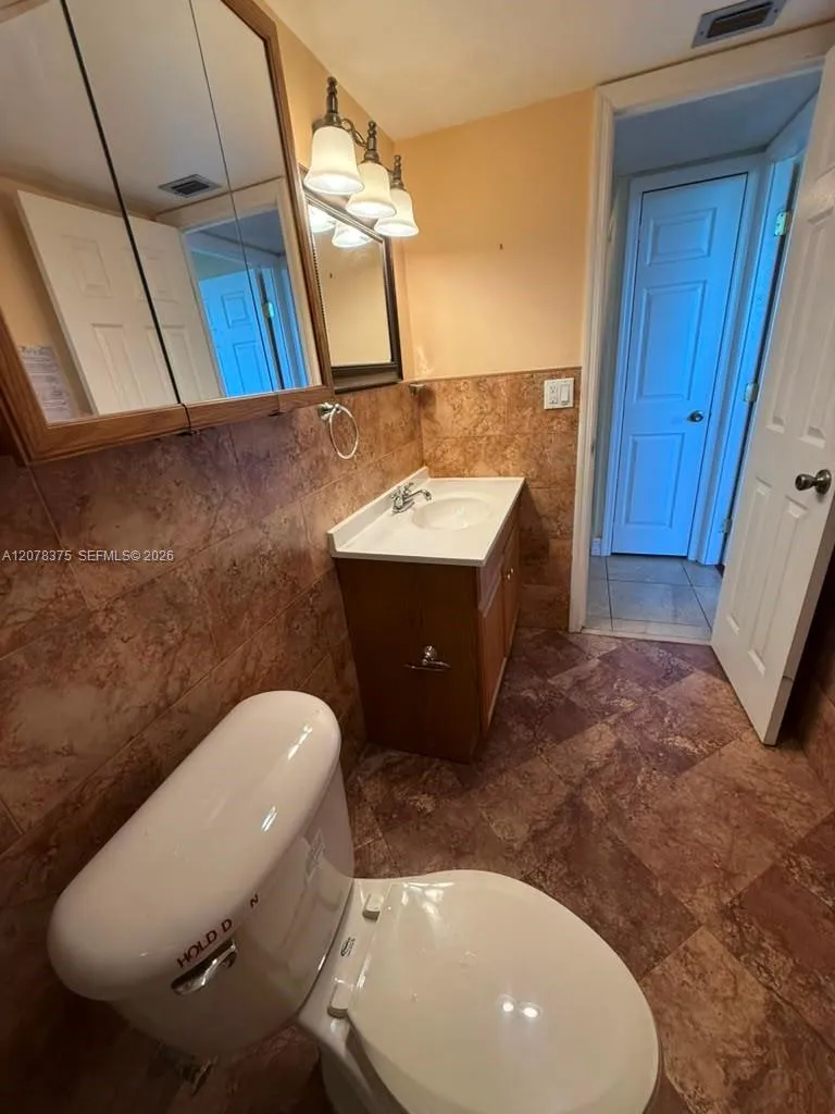 3261 Holiday Springs Blvd #401 Margate, FL 33063