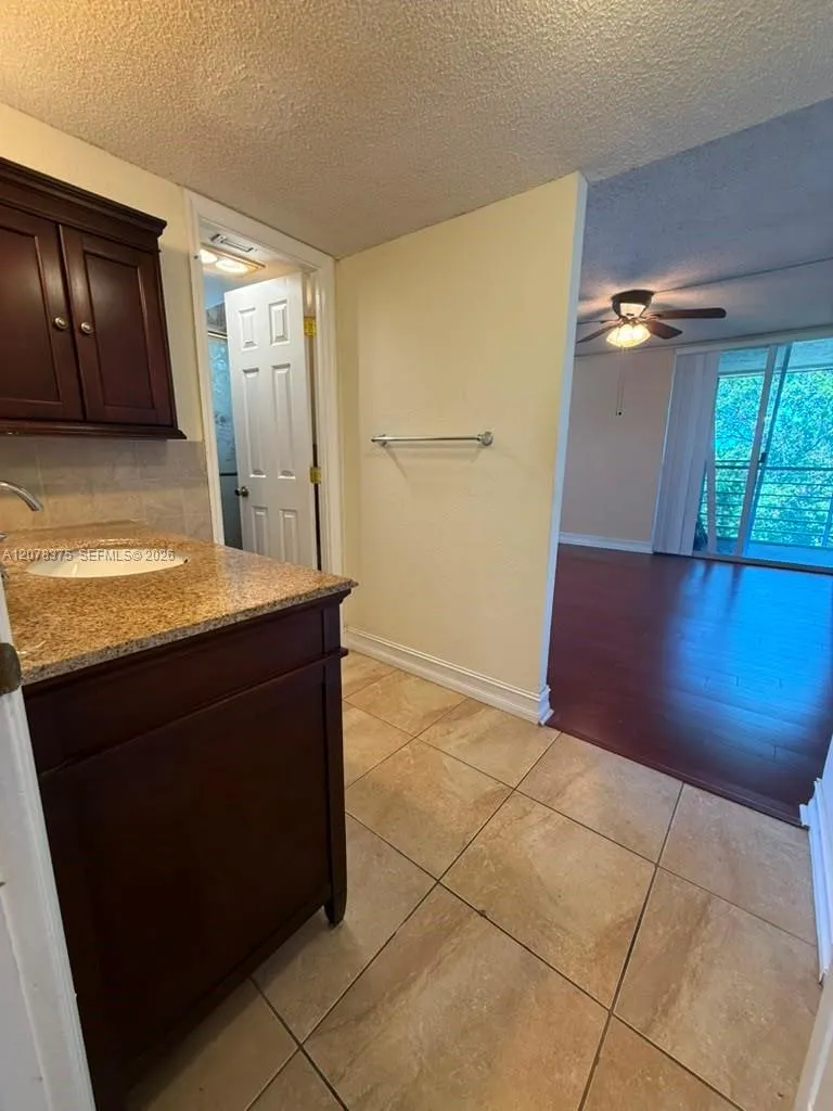 3261 Holiday Springs Blvd #401 Margate, FL 33063