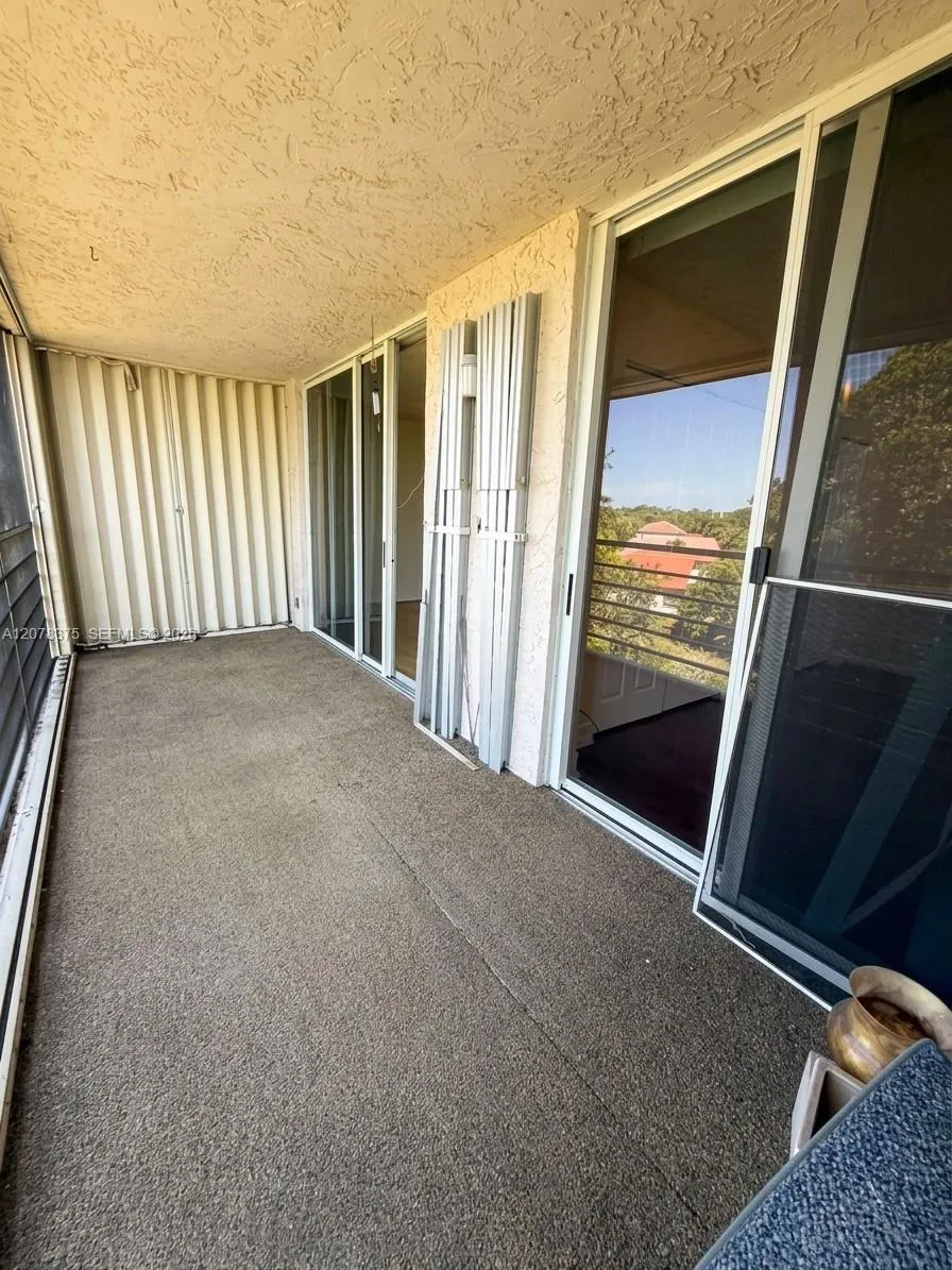 3261 Holiday Springs Blvd #401 Margate, FL 33063