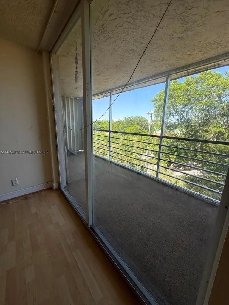 3261 Holiday Springs Blvd #401 Margate, FL 33063