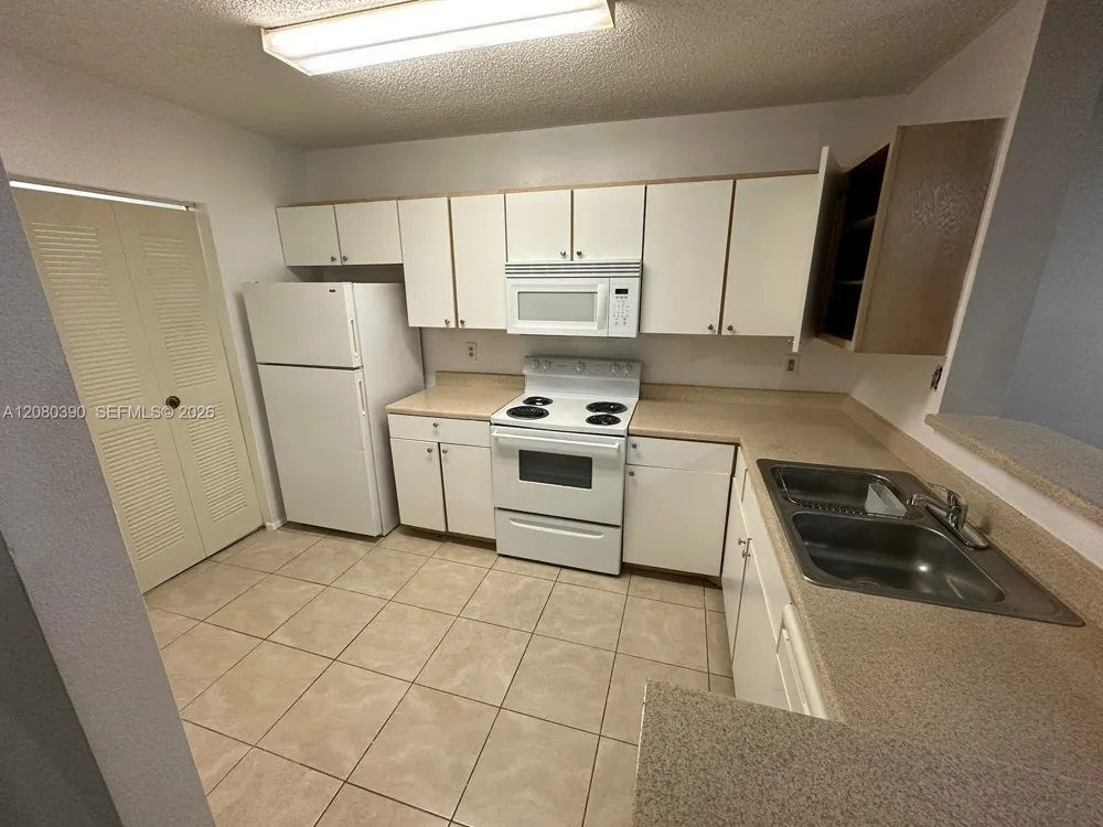 11225 W Atlantic Blvd #302 Coral Springs, FL 33071