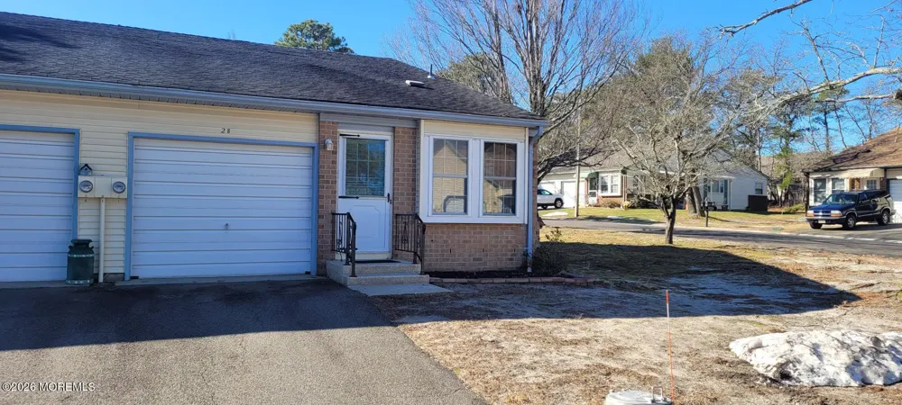 2 Deerfield Drive #52 Whiting, NJ 08759