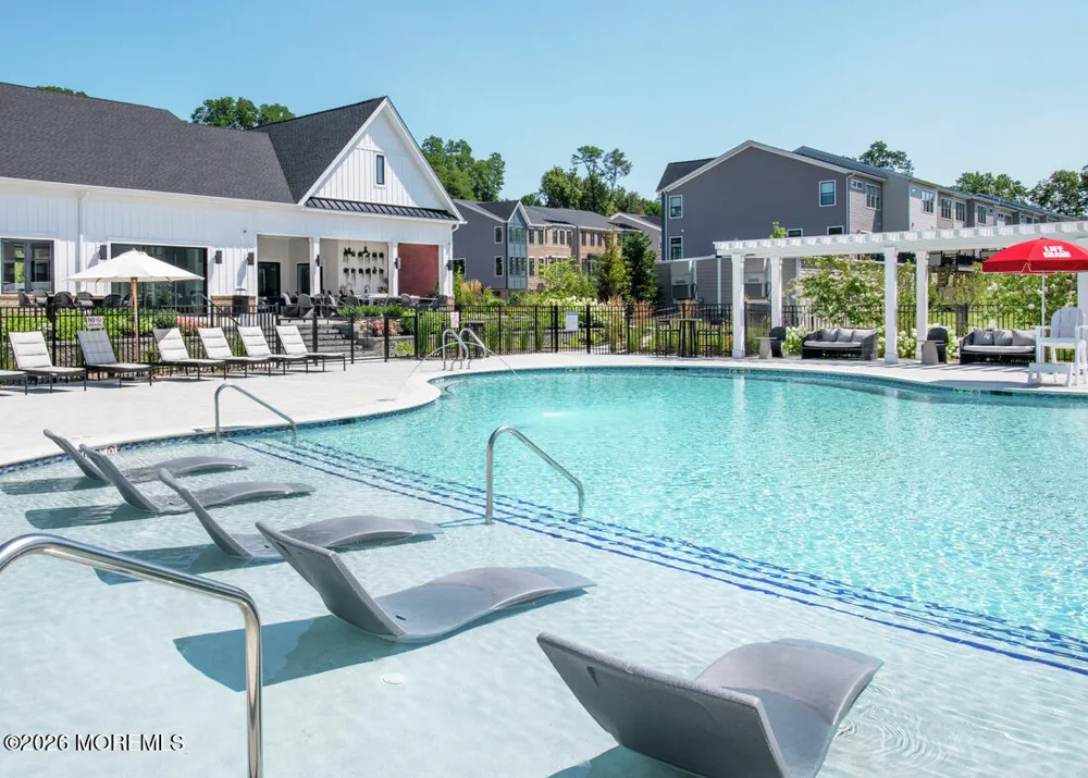 65 Augustus Drive Middletown, NJ 07748