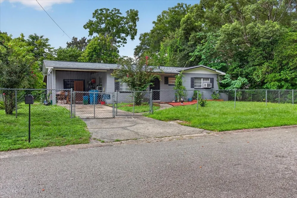 21385 LEHOUIER DRIVE Brooksville, FL 34601