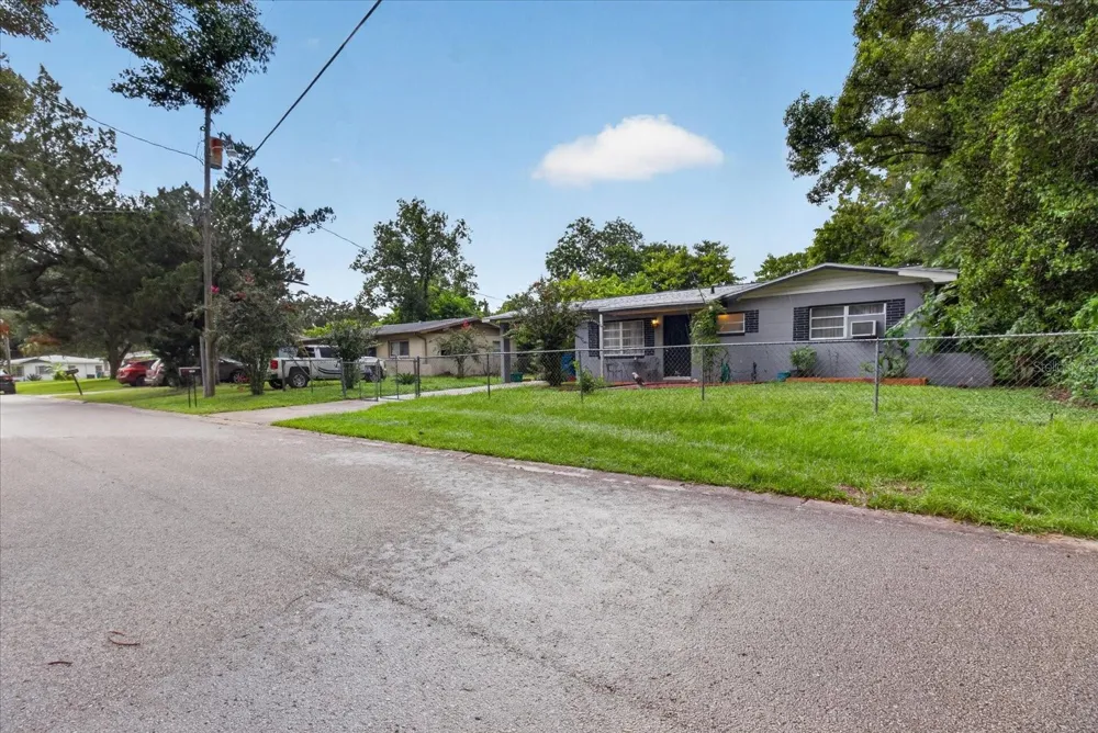 21385 LEHOUIER DRIVE Brooksville, FL 34601