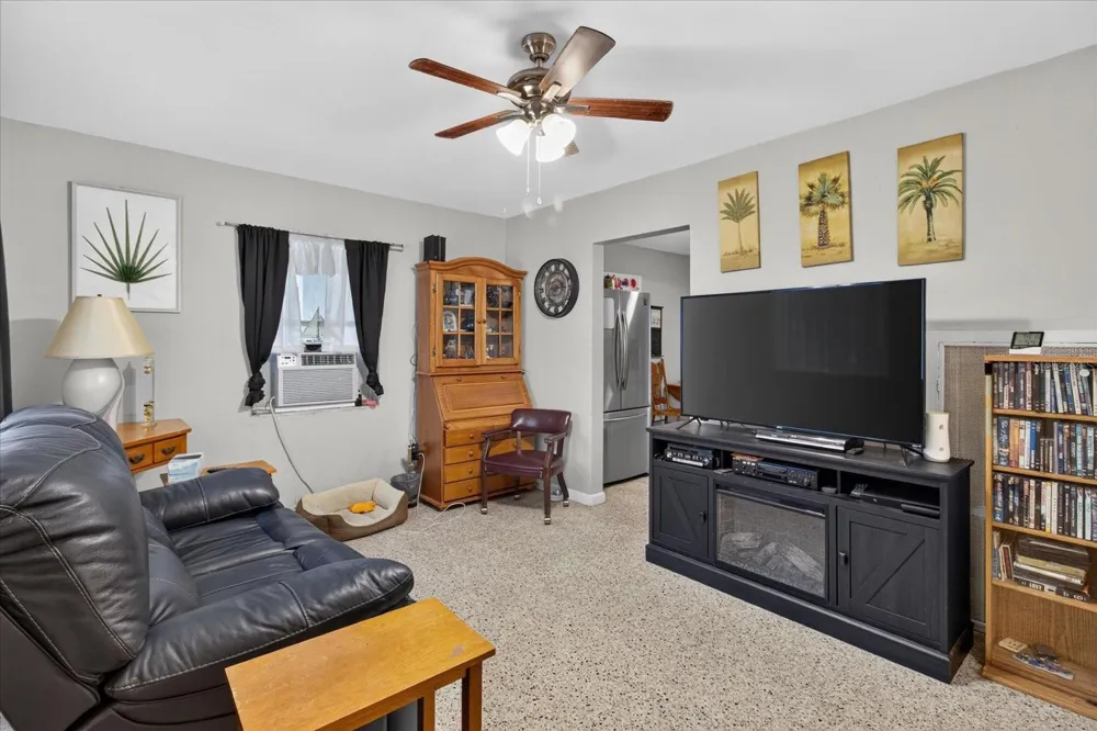 21385 LEHOUIER DRIVE Brooksville, FL 34601