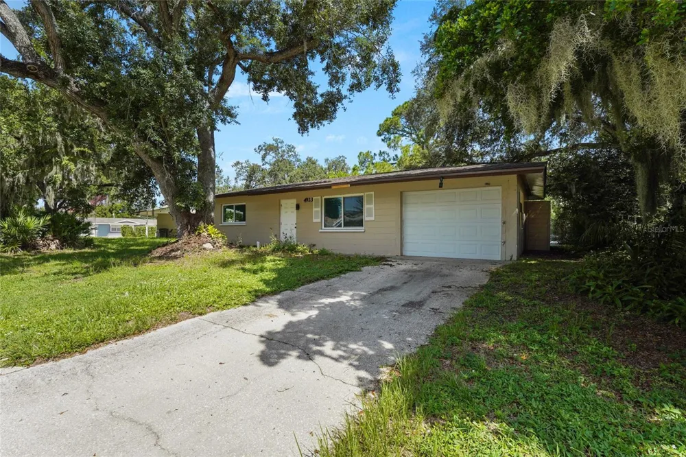 4923 BROOKMEADE DRIVE Sarasota, FL 34232