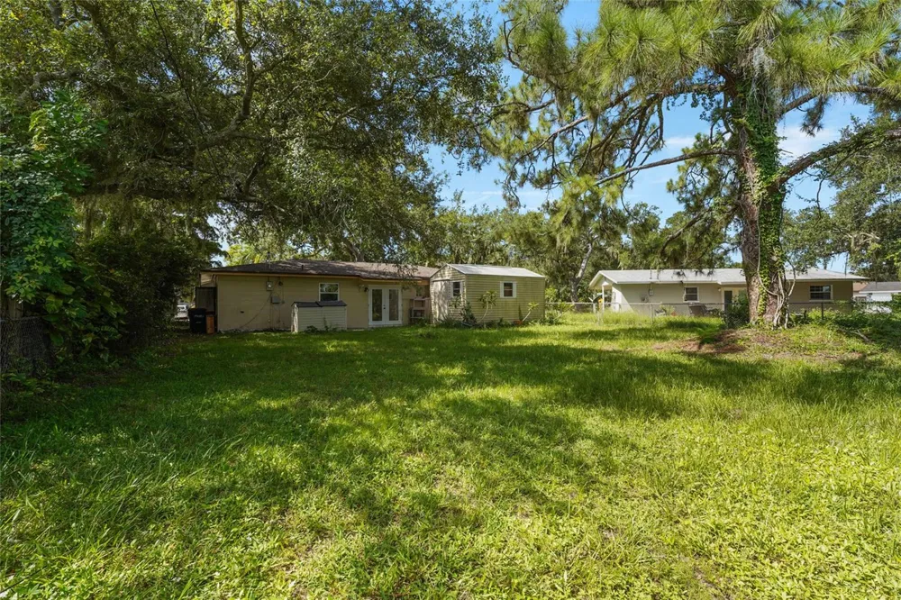 4923 BROOKMEADE DRIVE Sarasota, FL 34232
