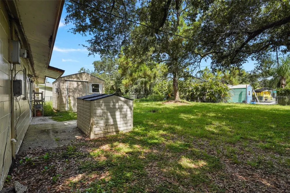 4923 BROOKMEADE DRIVE Sarasota, FL 34232