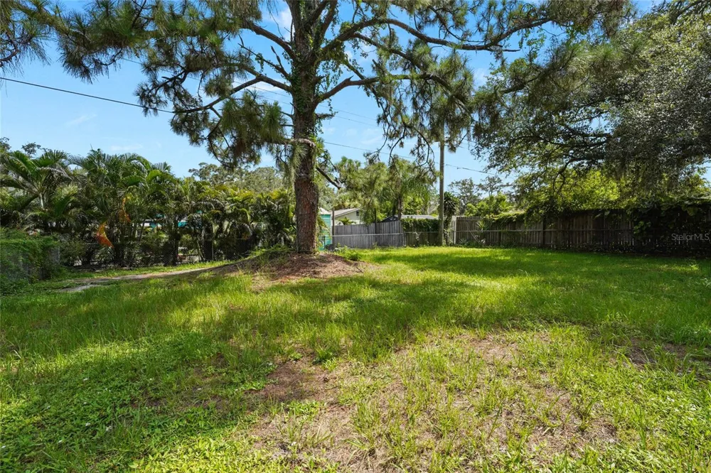 4923 BROOKMEADE DRIVE Sarasota, FL 34232