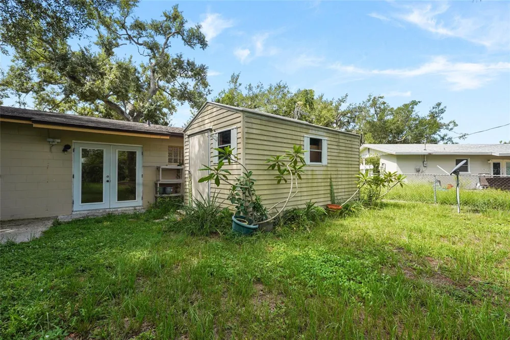 4923 BROOKMEADE DRIVE Sarasota, FL 34232