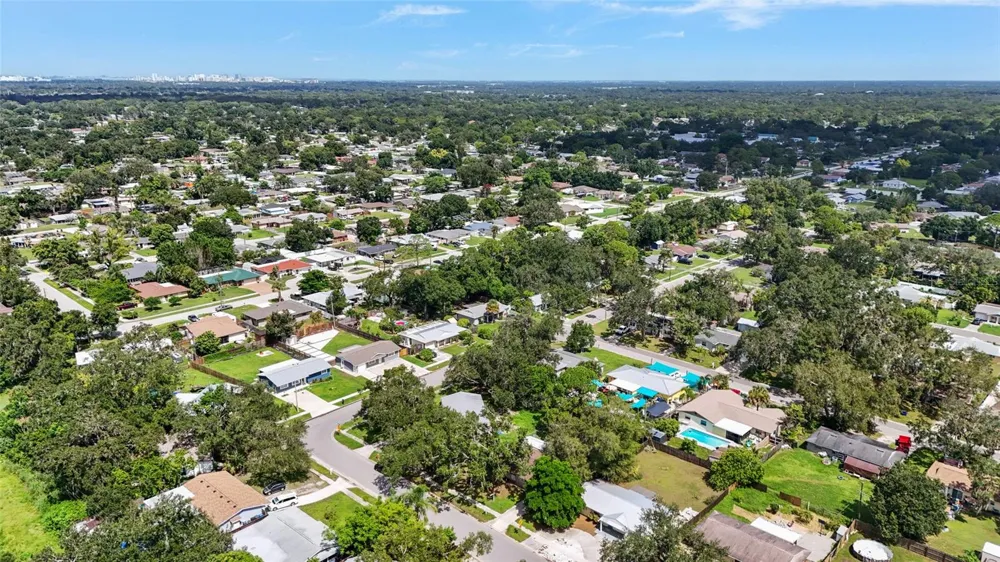 4923 BROOKMEADE DRIVE Sarasota, FL 34232
