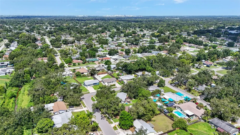 4923 BROOKMEADE DRIVE Sarasota, FL 34232