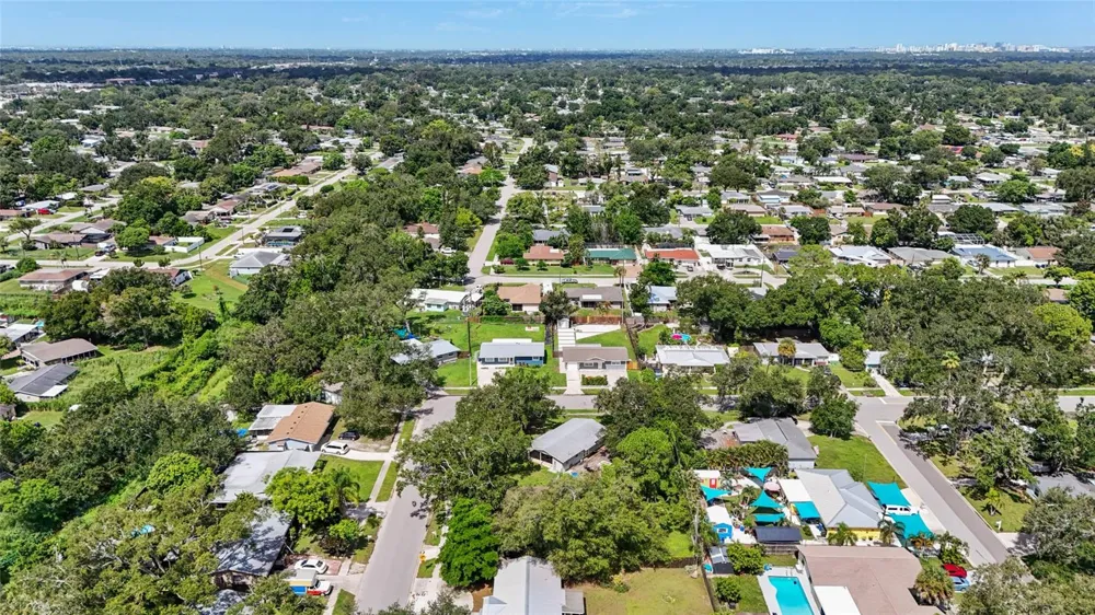 4923 BROOKMEADE DRIVE Sarasota, FL 34232