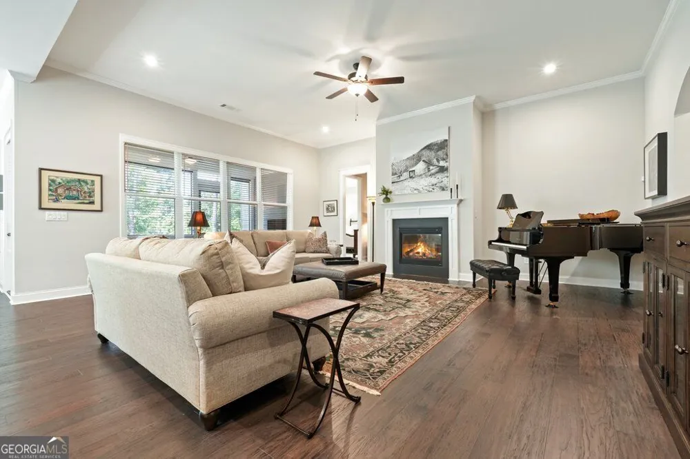 213 Fieldbrook XING Canton, GA 30115