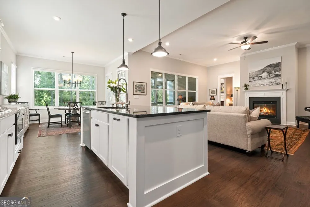 213 Fieldbrook XING Canton, GA 30115