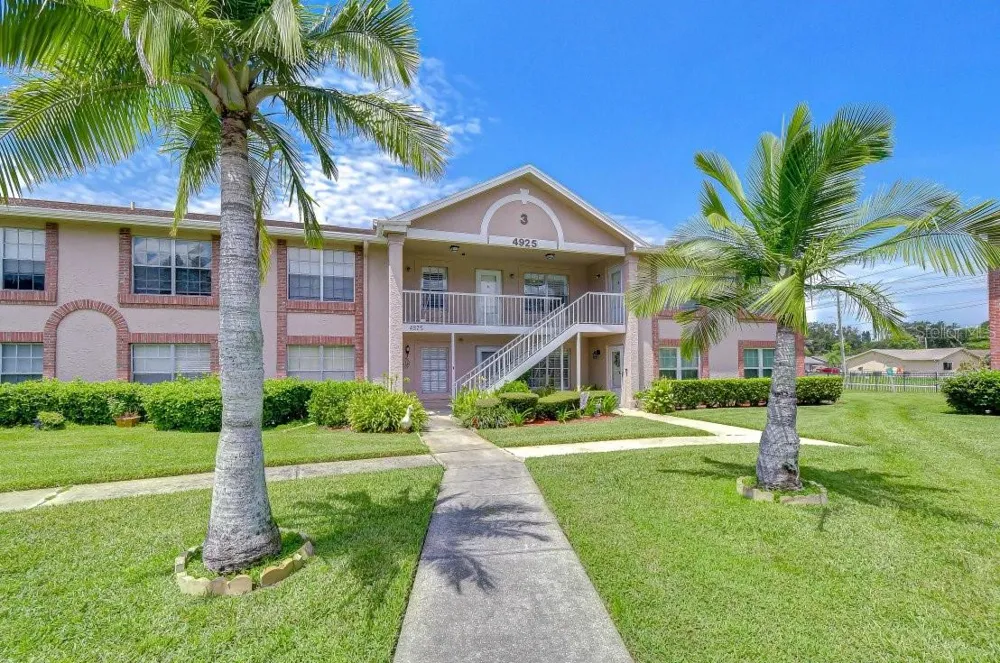 4925 MYRTLE OAK DRIVE #25 New Port Richey, FL 34653
