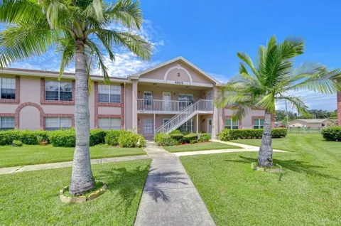 4925 MYRTLE OAK DRIVE #25
