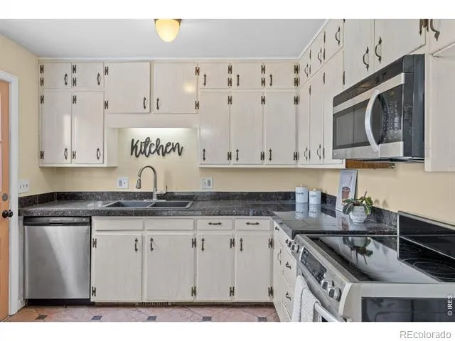 820 Lotus Way Broomfield, CO 80020