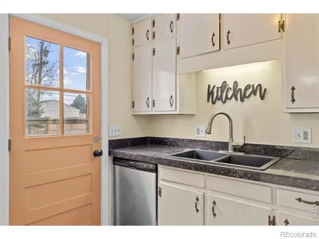 820 Lotus Way Broomfield, CO 80020